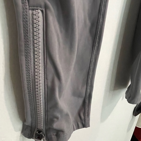 Fabletics Motion 365 Size Large Leggings - Picture 15 of 15